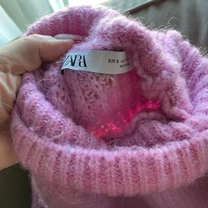 zara sweater, oversized and warm. Beautiful color.